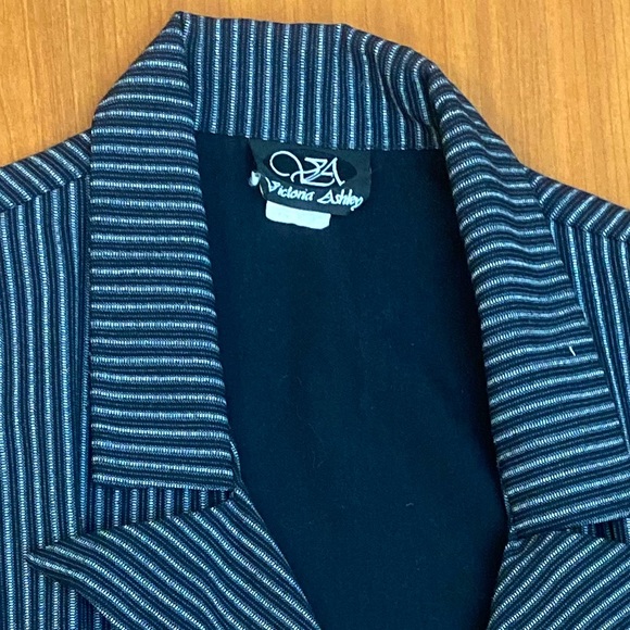 Victoria Ashley Striped Black & Grey Vest Blazer size 9 - Picture 5 of 6